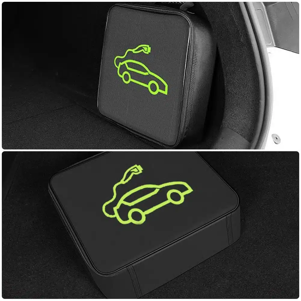 الحقيبة المربعة في شنطة سيارة كهربائية